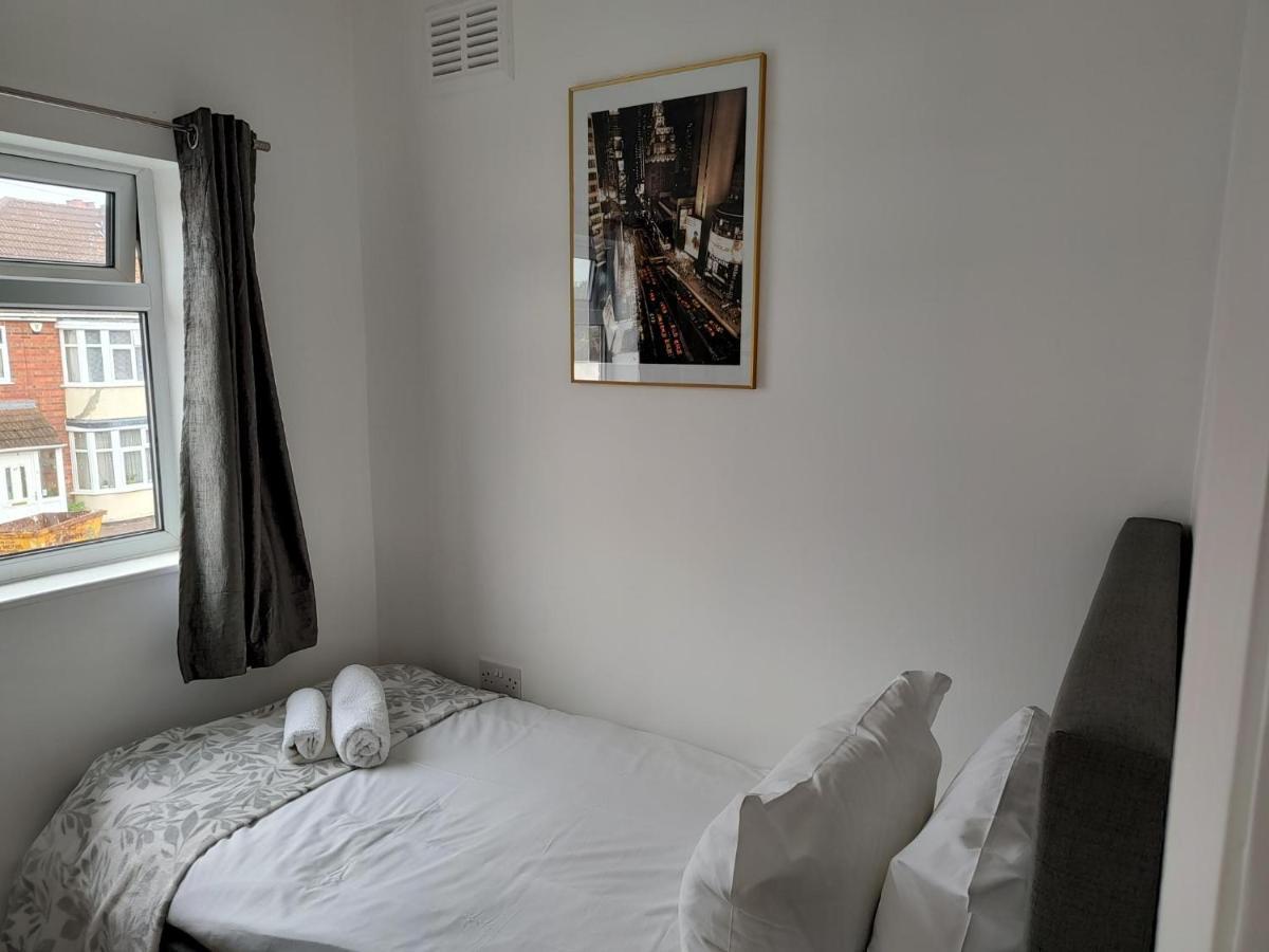Wavertree Drive 3 Bed Contractor Home In 레스터 외부 사진